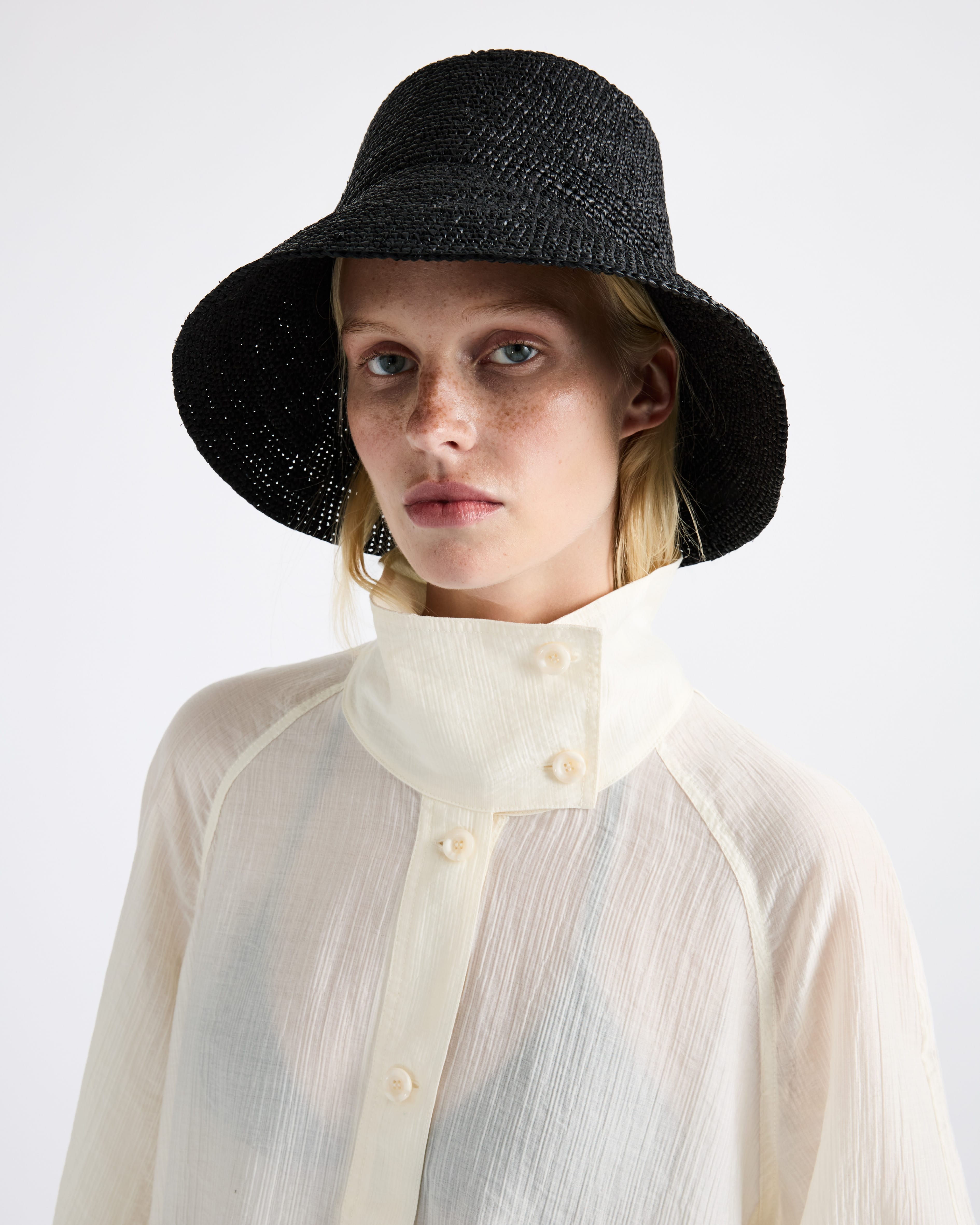 Packable Black Raffia Straw Bucket Sun Hat - Image 3