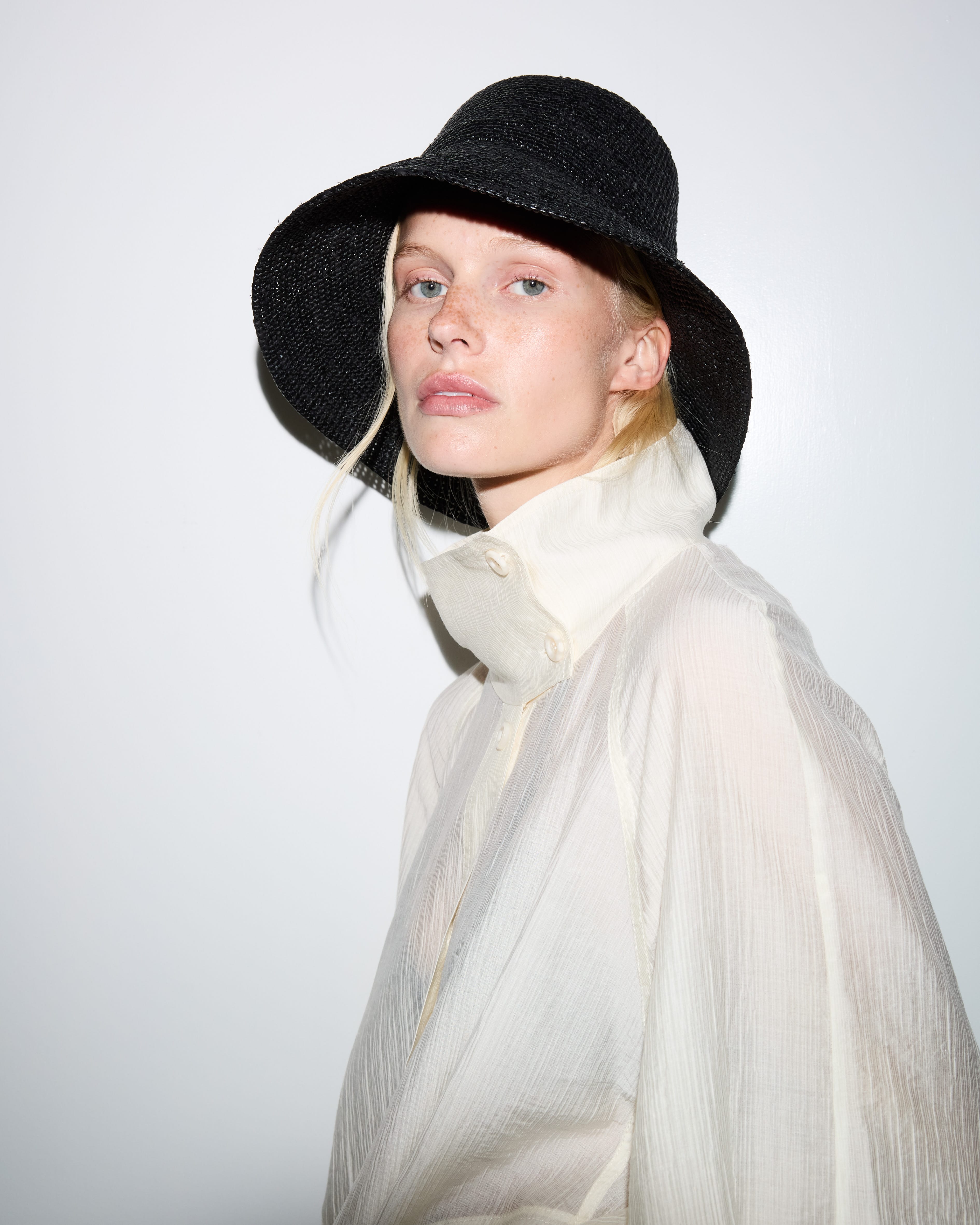 Packable Black Raffia Straw Bucket Sun Hat - Image 5