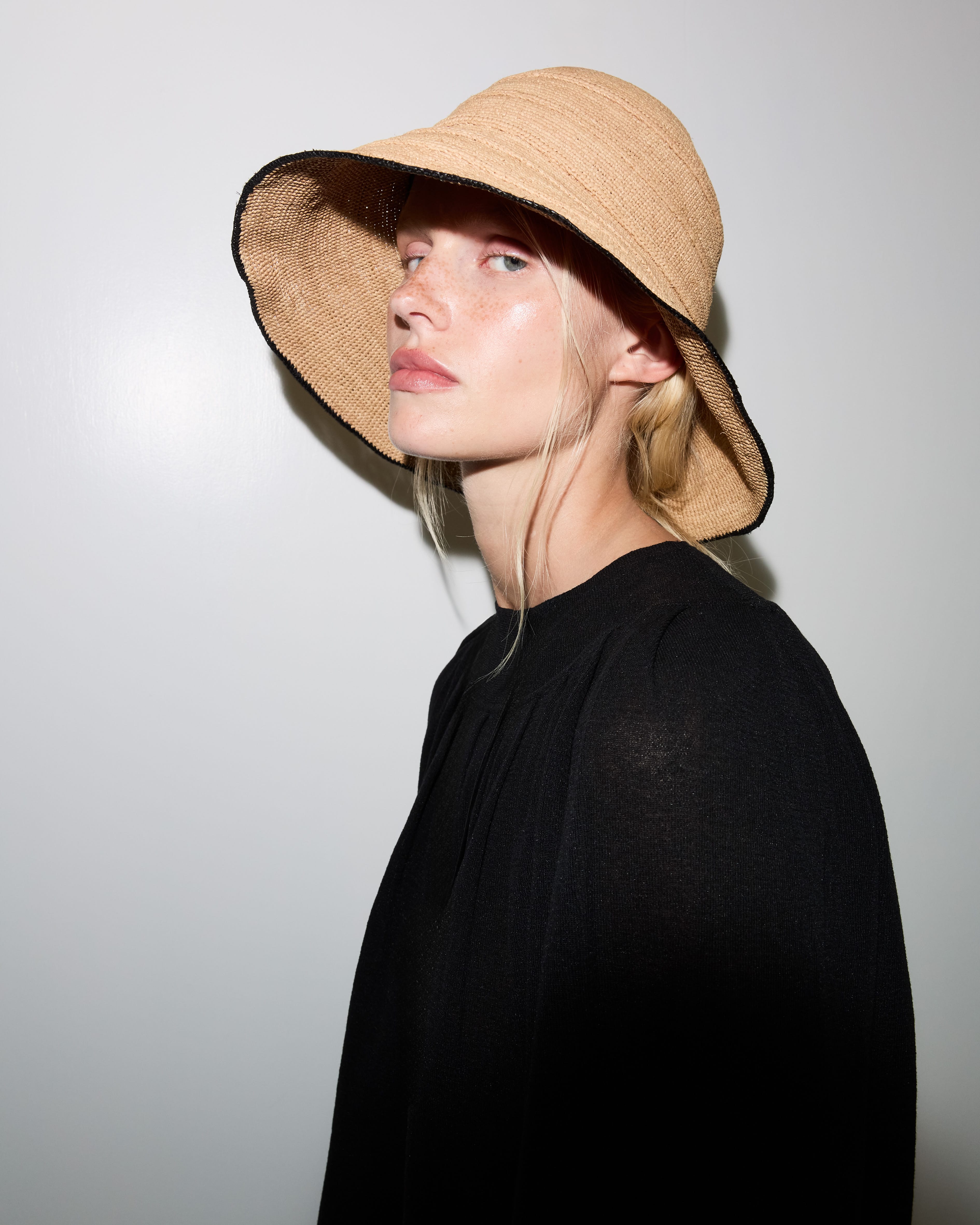 Sand Raffia Straw Wide Brim Bucket Hat - Image 5